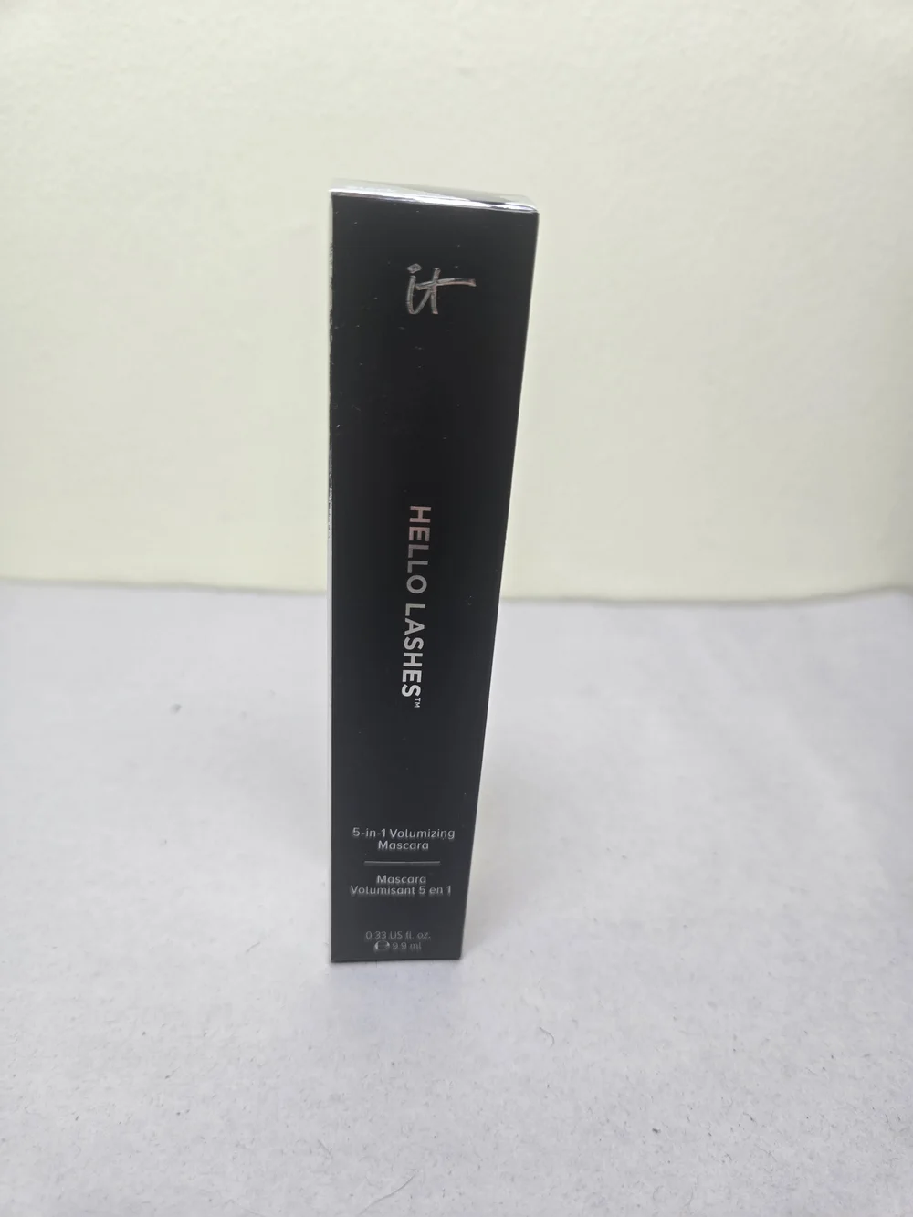it cosmetics Hello Lashes Volumizing Mascara - Black